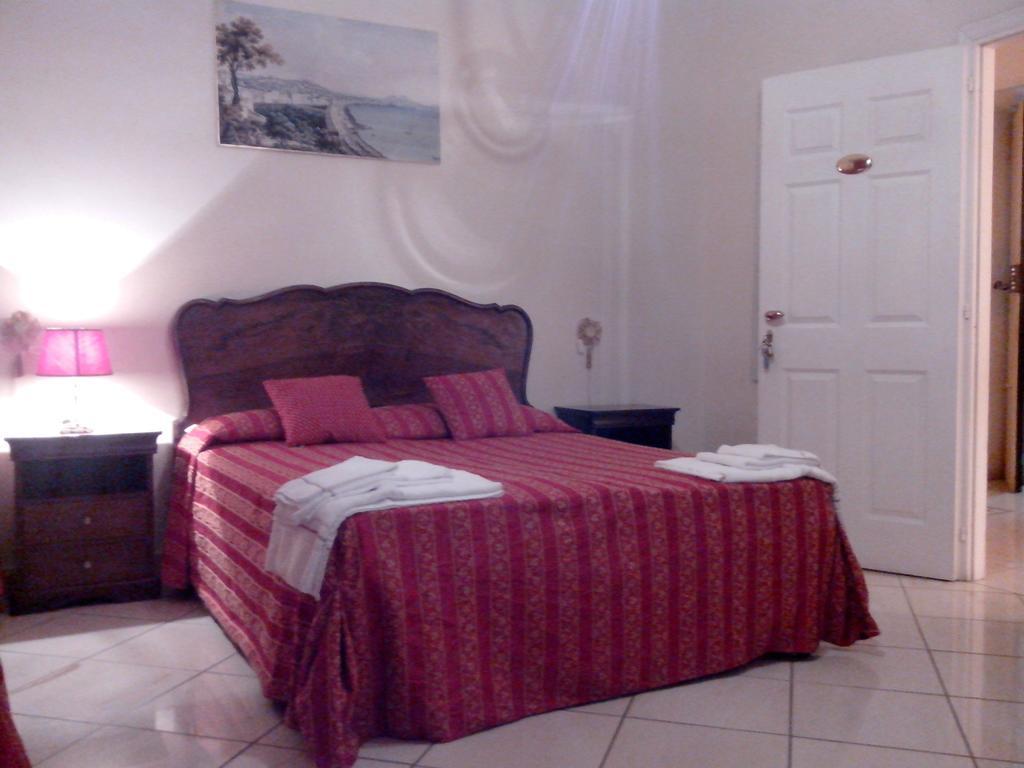 Bed & Breakfast Napoli Centrale Nápoles Quarto foto