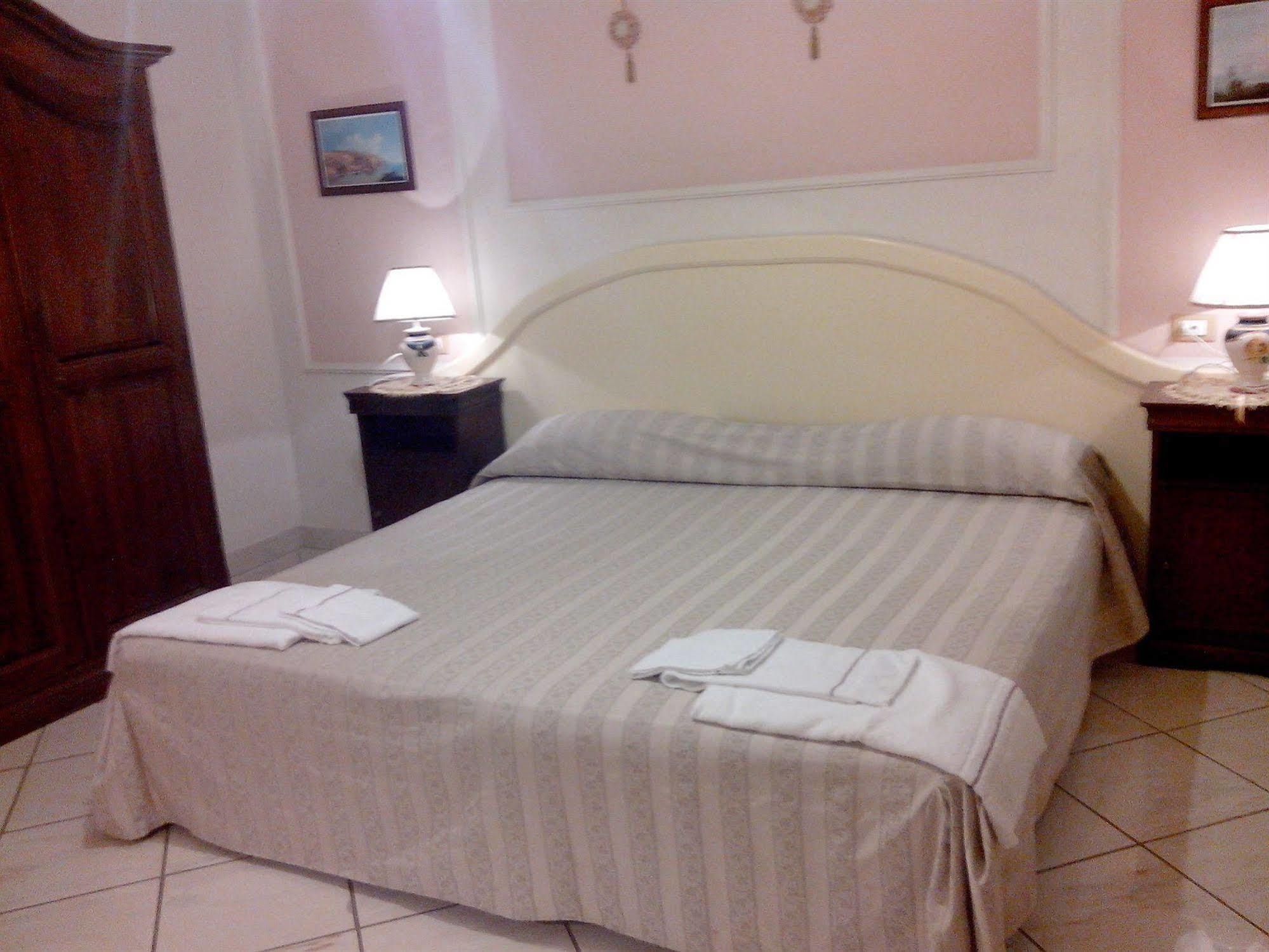 Bed & Breakfast Napoli Centrale Nápoles Exterior foto